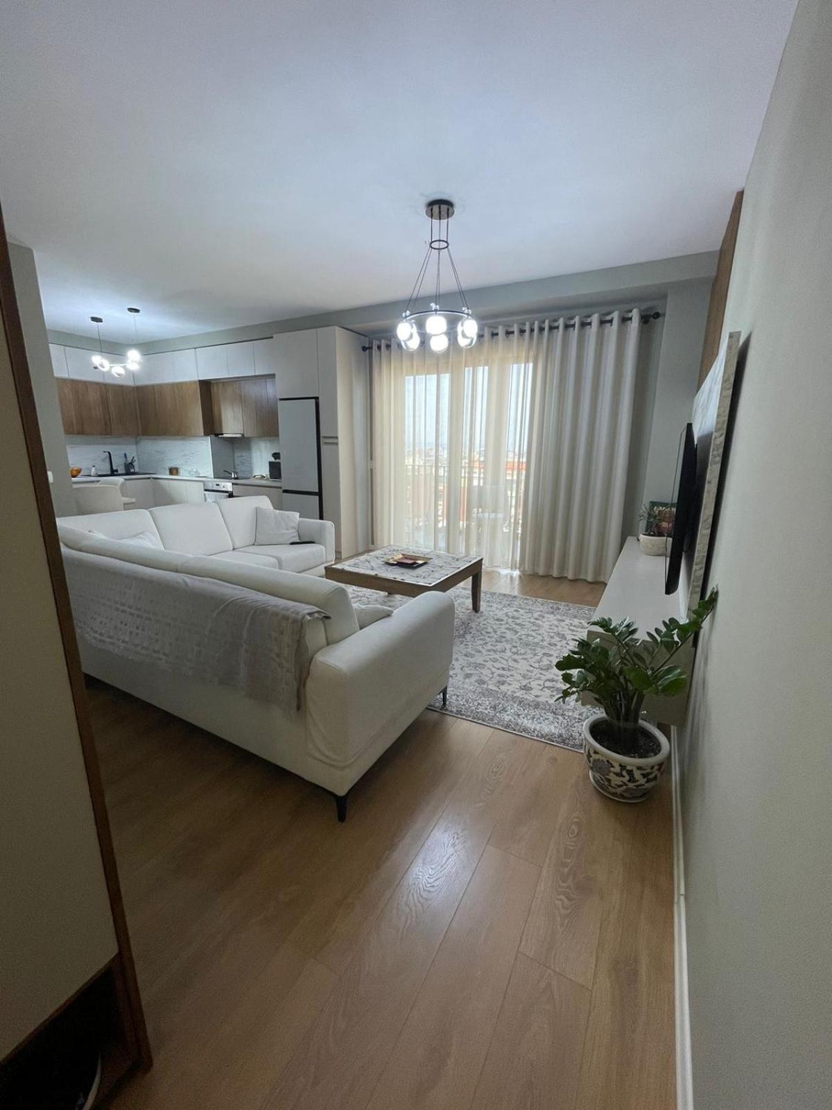 Garden Building Luxury Apartment ティラナ エクステリア 写真