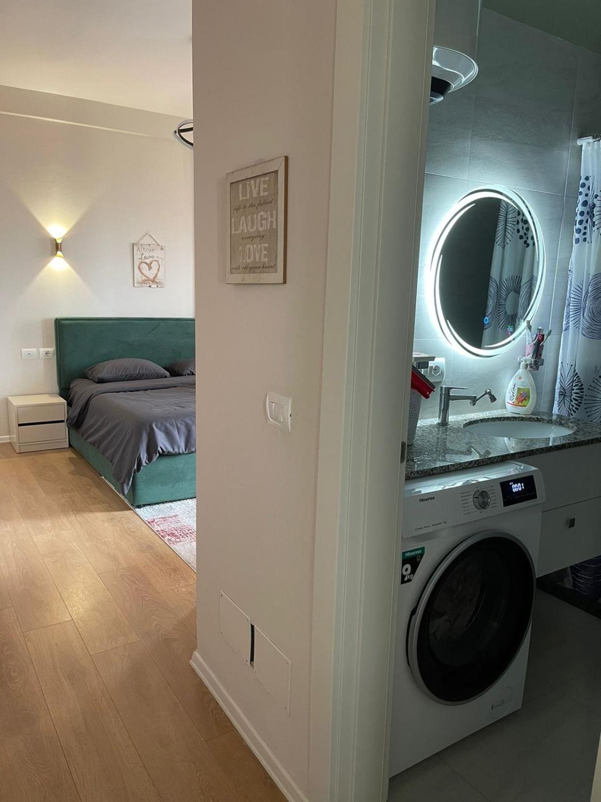 Garden Building Luxury Apartment ティラナ エクステリア 写真